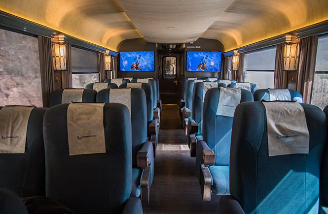 Interior de una cabina del Chepe Express en Barrancas del Cobre